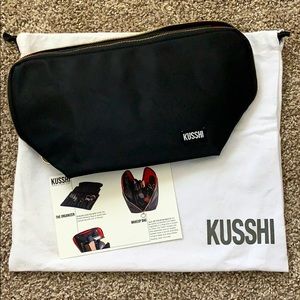 BRAND NEW - Kusshi Makeup Bag w/ Brush Organizer